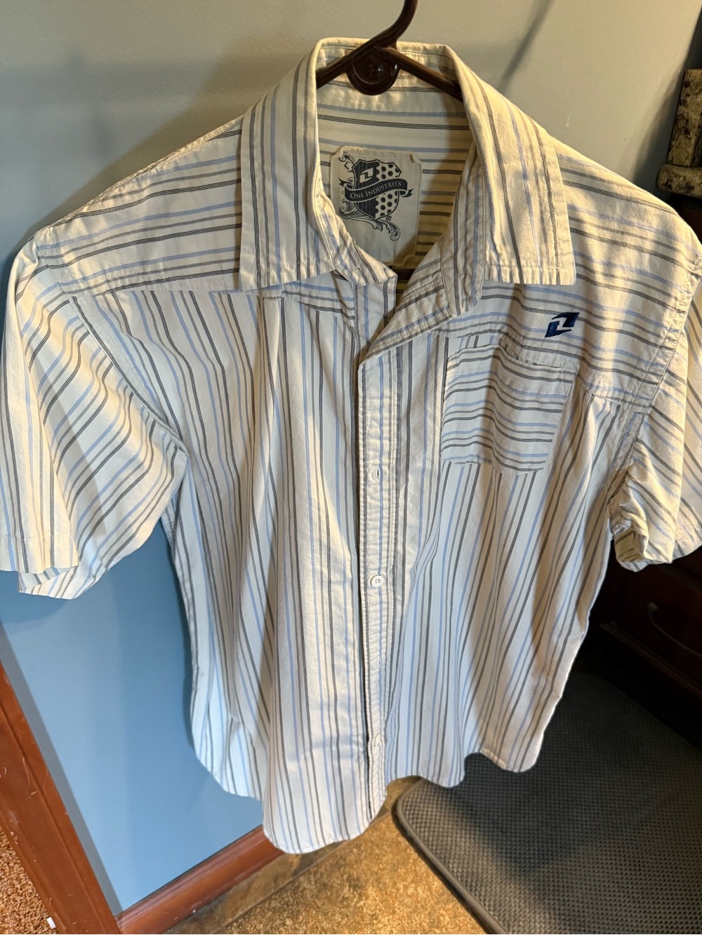 One Industries Men's XL Vintage 20 year Short-Sleeve White Stripe Button-Up Shir